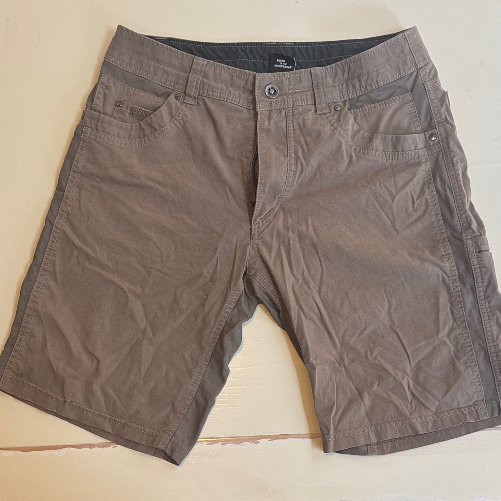 Kuhl Men's Tan Cargo Shorts, size 32